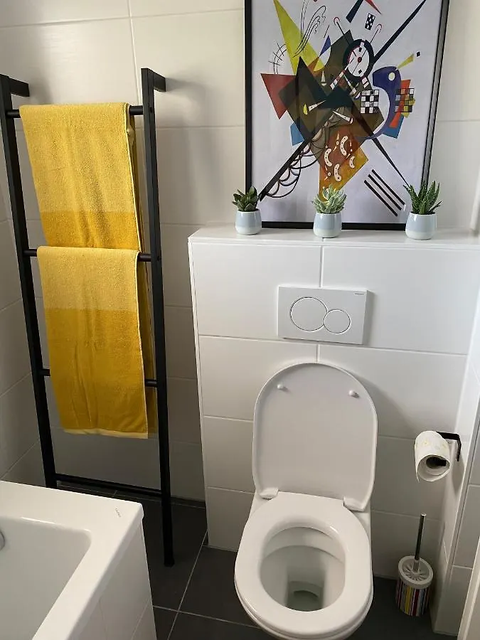 וינה Brand New Cozy Apartment 10 Min To City Center אוסטריה